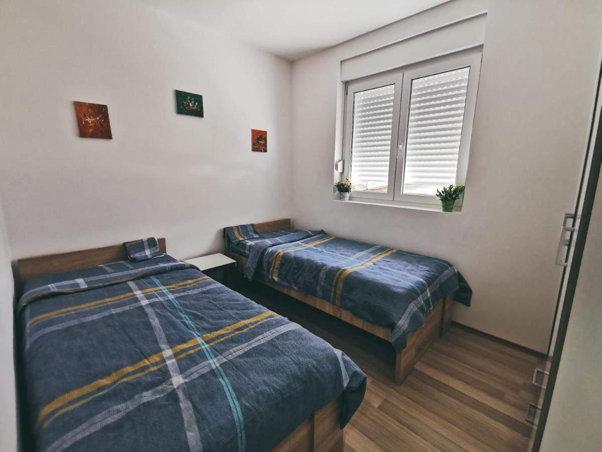 Cozy Corner Apartments - Free Parking & Wi-Fi Ćuprija Екстериор снимка