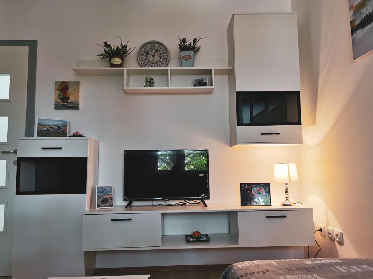 Cozy Corner Apartments - Free Parking & Wi-Fi Ćuprija Екстериор снимка