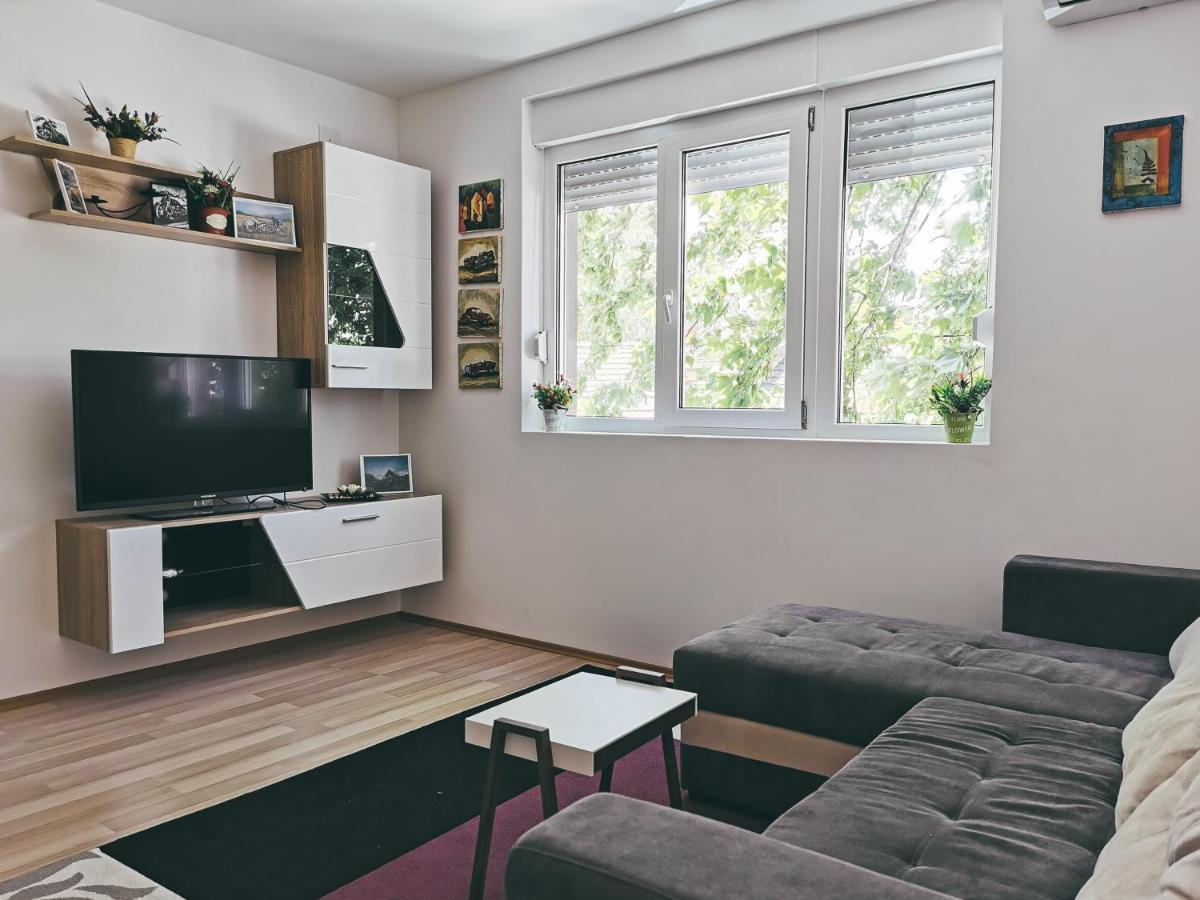 Cozy Corner Apartments - Free Parking & Wi-Fi Ćuprija Екстериор снимка