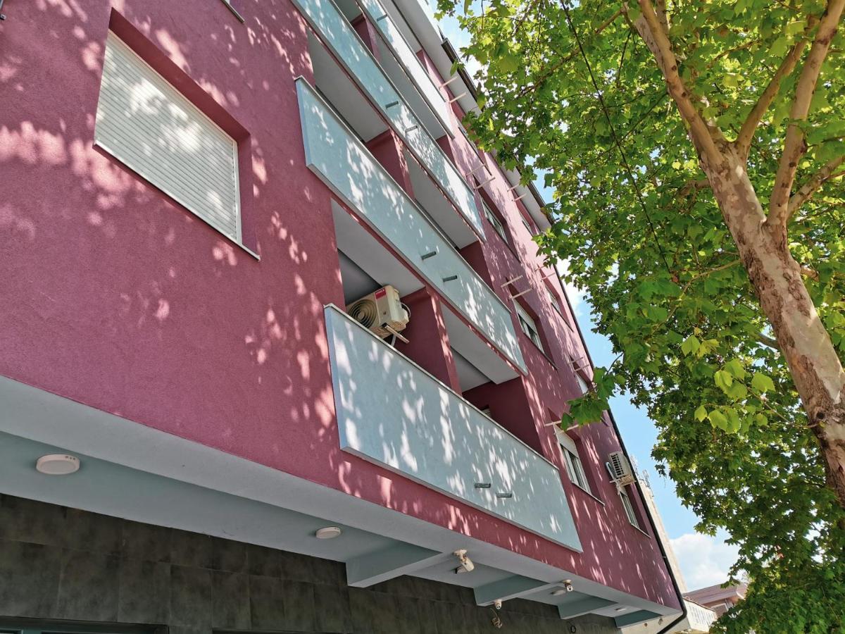 Cozy Corner Apartments - Free Parking & Wi-Fi Ćuprija Екстериор снимка
