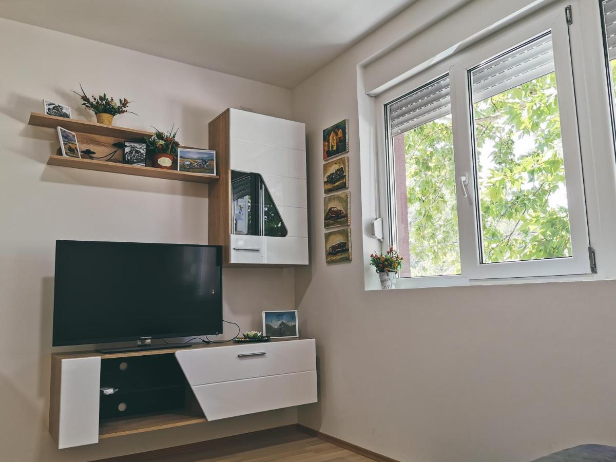Cozy Corner Apartments - Free Parking & Wi-Fi Ćuprija Екстериор снимка
