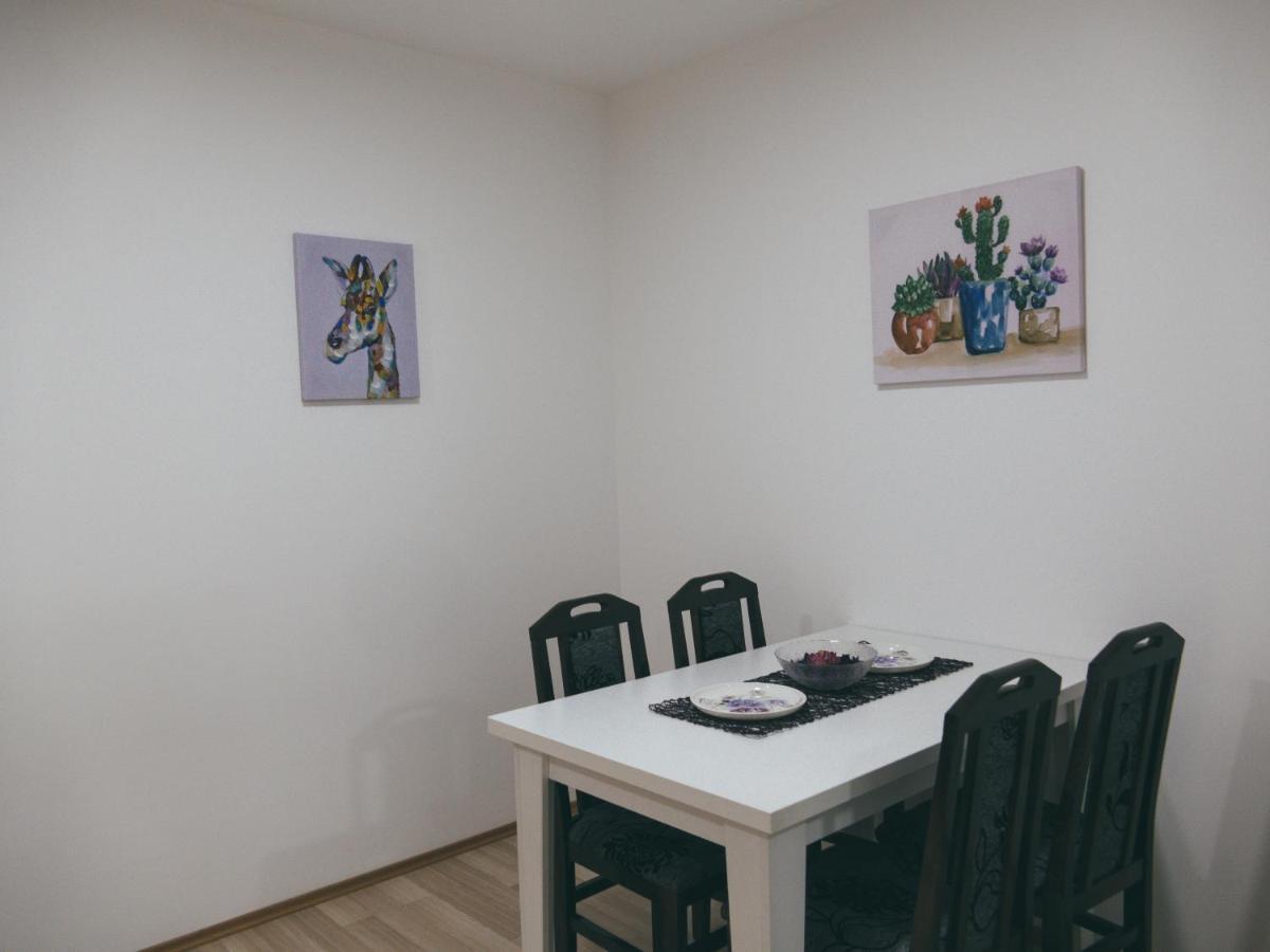 Cozy Corner Apartments - Free Parking & Wi-Fi Ćuprija Екстериор снимка