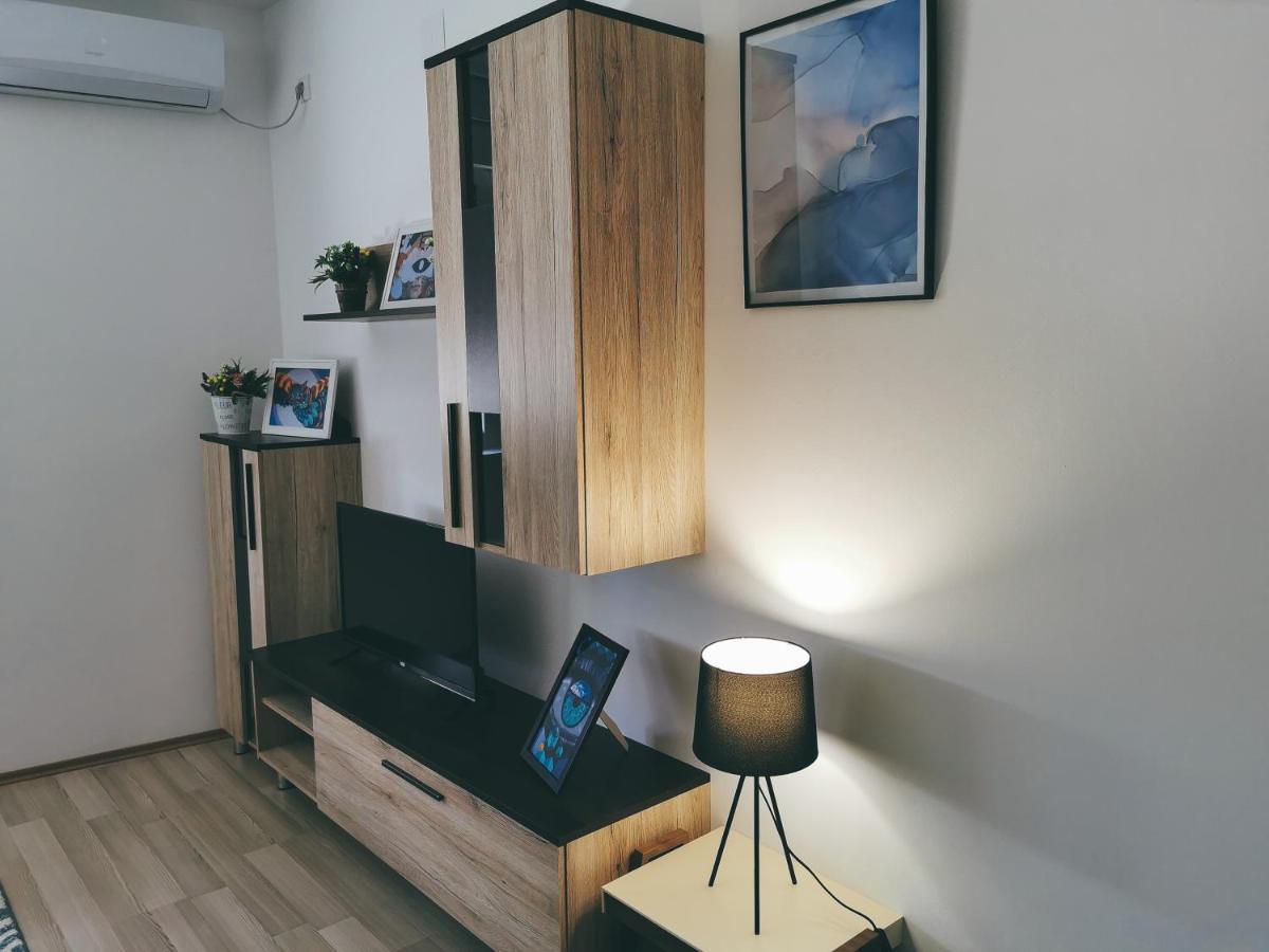 Cozy Corner Apartments - Free Parking & Wi-Fi Ćuprija Екстериор снимка